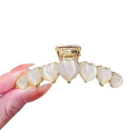 ក្រចាប់ម៉ូដបេះដូង